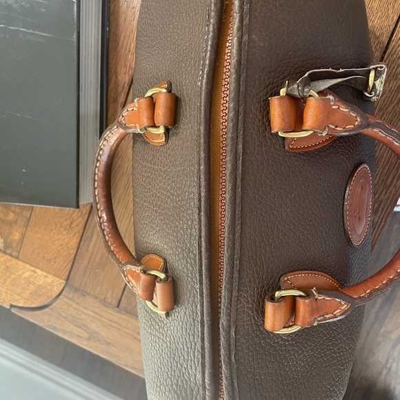 Vintage Dooney and Bourke large satchel bag with Shoulder Strap - Picture 8 of 15